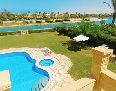 الساحل الشمالي  مارينا 6 – فيلا 5 غرف 3 حمام بحمام سباحة خاص و جاردن كبيرة و فيو هايل على البحيرة